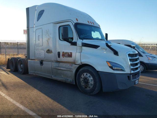  Salvage Freightliner New Cascadia 126