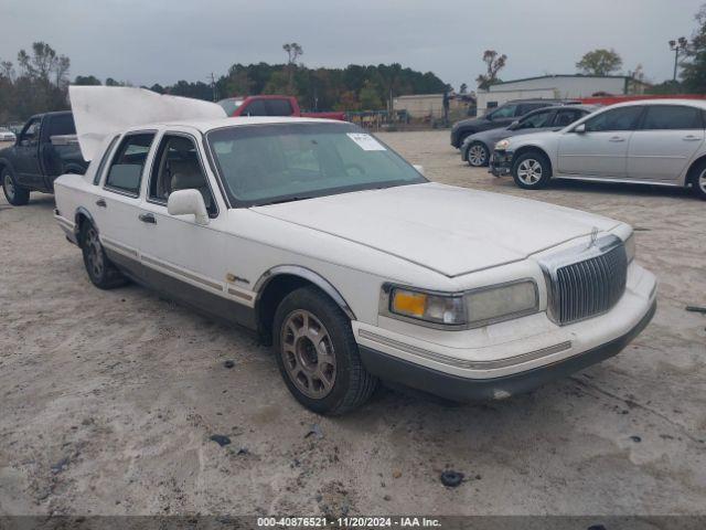  Salvage Lincoln Towncar