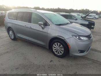  Salvage Chrysler Pacifica