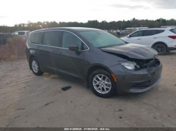  Salvage Chrysler Pacifica