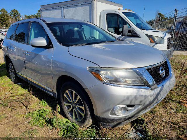  Salvage Nissan Pathfinder