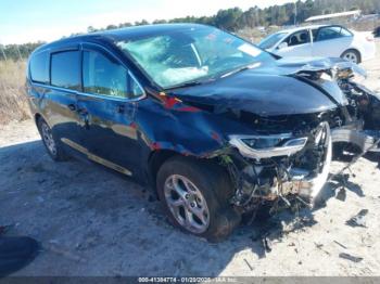  Salvage Chrysler Pacifica