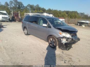  Salvage Toyota Sienna