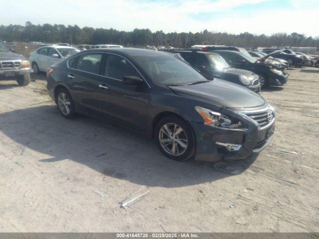  Salvage Nissan Altima