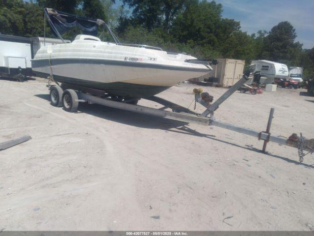  Salvage Bayliner Rendezvouz