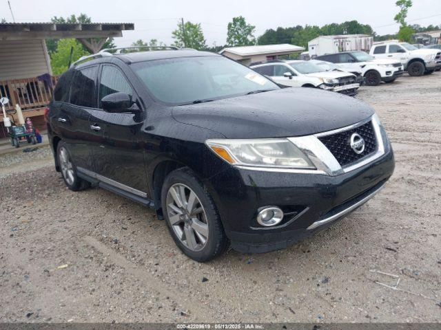  Salvage Nissan Pathfinder