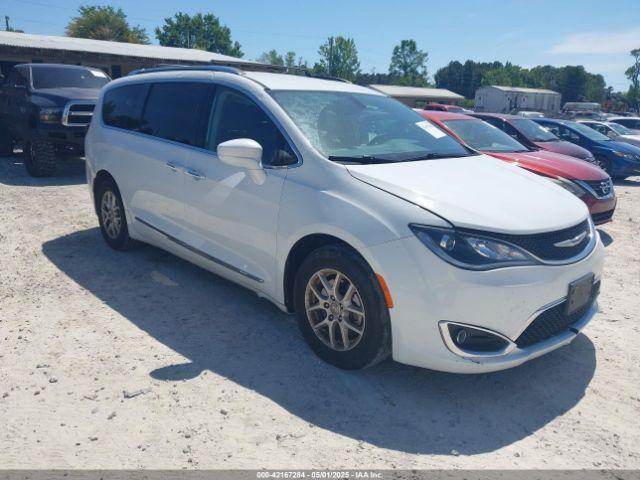  Salvage Chrysler Pacifica