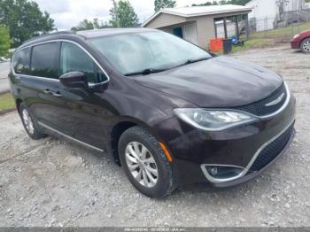  Salvage Chrysler Pacifica