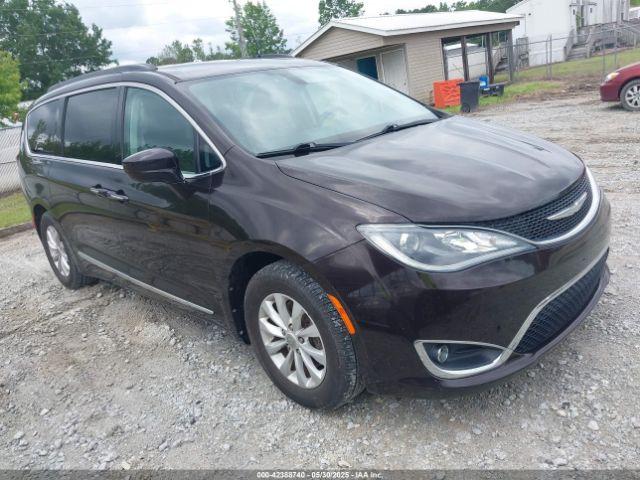  Salvage Chrysler Pacifica