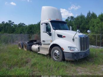  Salvage Peterbilt 579