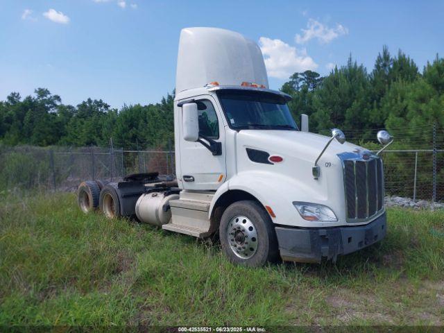  Salvage Peterbilt 579