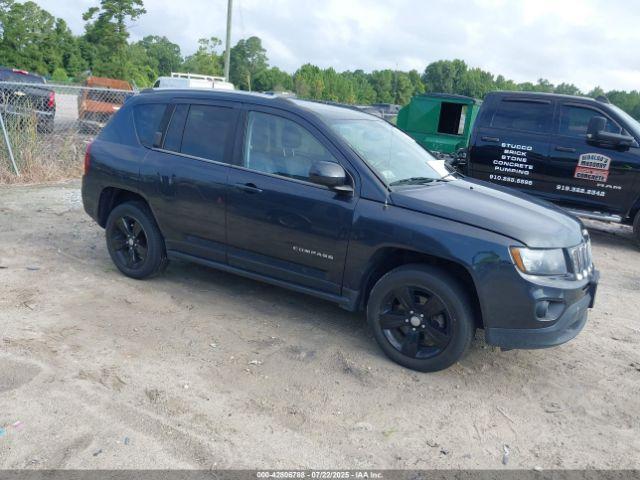  Salvage Jeep Compass