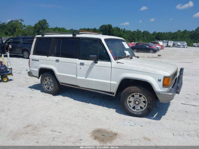  Salvage Isuzu Trooper