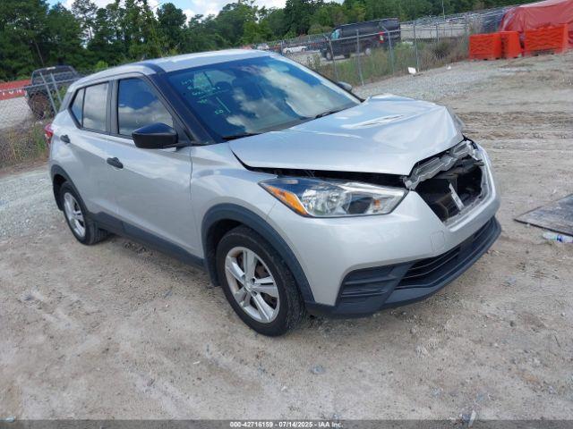  Salvage Nissan Kicks