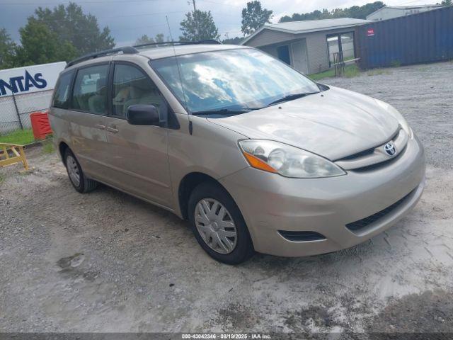  Salvage Toyota Sienna