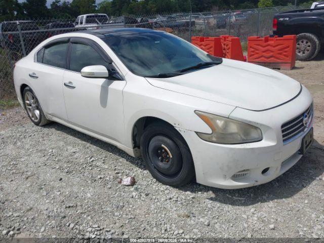  Salvage Nissan Maxima