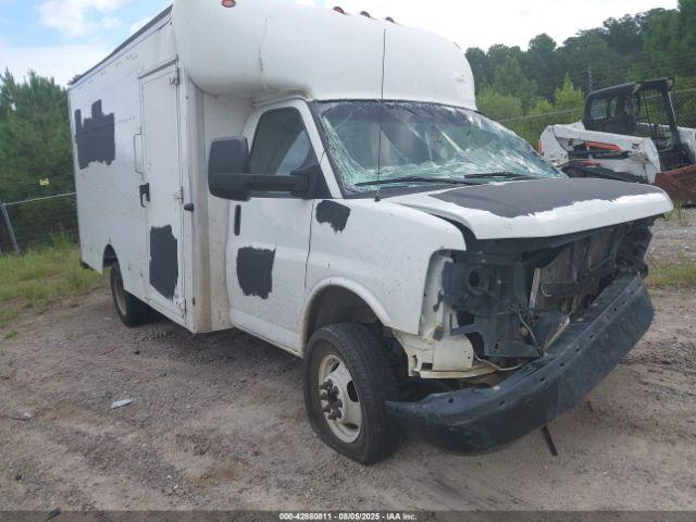  Salvage General Motors Savana Cutaway