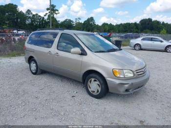  Salvage Toyota Sienna
