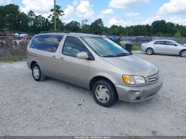  Salvage Toyota Sienna