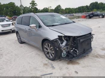  Salvage Chrysler Pacifica