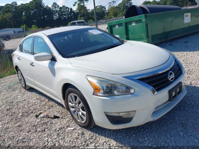  Salvage Nissan Altima