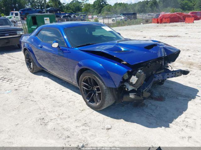  Salvage Dodge Challenger