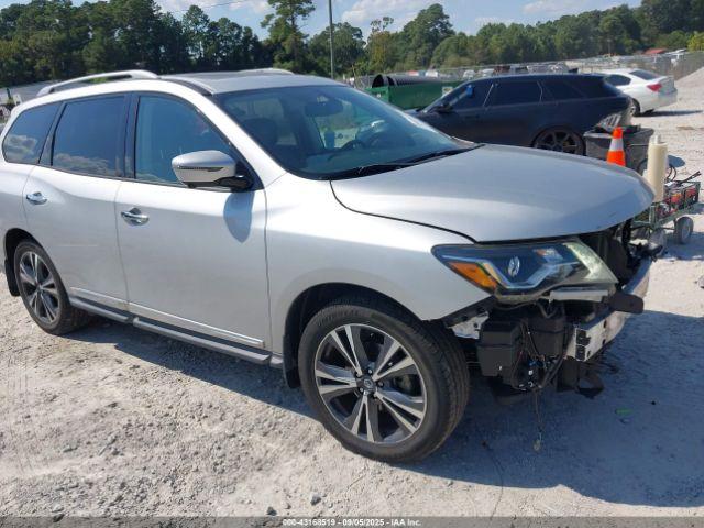  Salvage Nissan Pathfinder