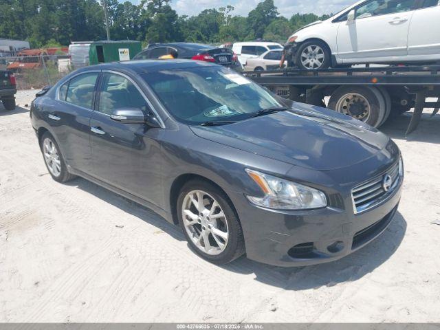  Salvage Nissan Maxima