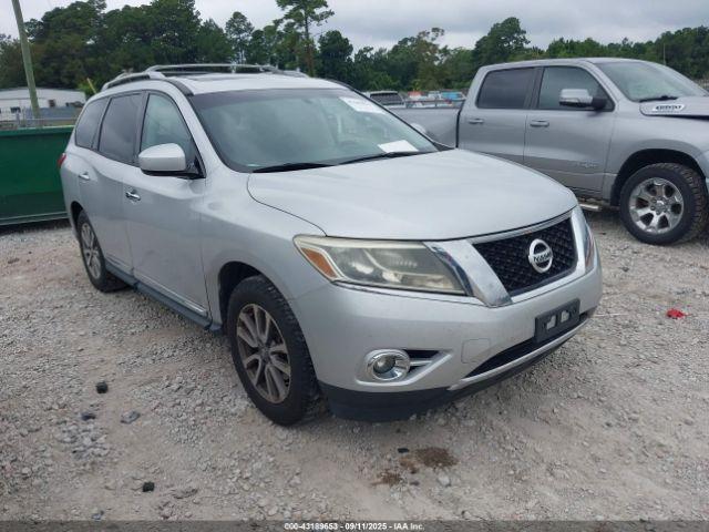  Salvage Nissan Pathfinder