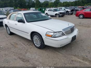  Salvage Lincoln Towncar