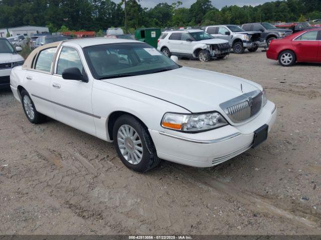  Salvage Lincoln Towncar