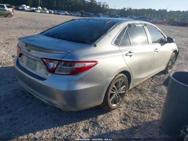 Toyota Camry Se Image 7