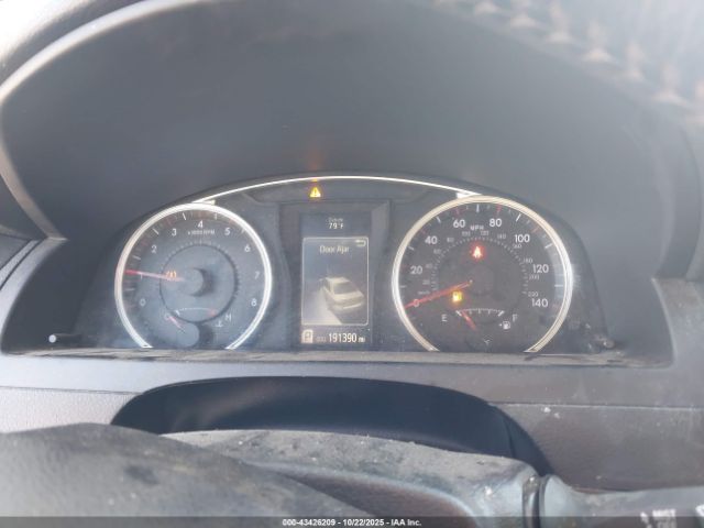 Toyota Camry Se Image 5