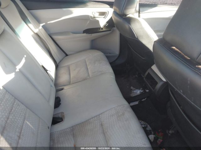 Toyota Camry Se Image 4