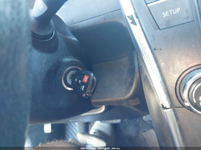 Toyota Camry Se Image 10