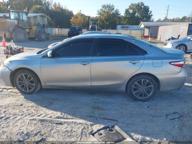 Toyota Camry Se Image 15