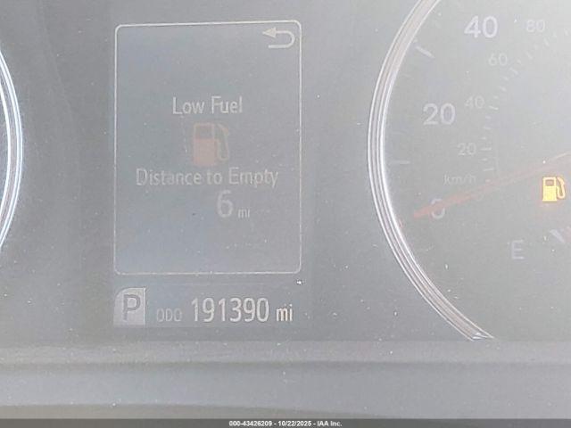 Toyota Camry Se Image 16