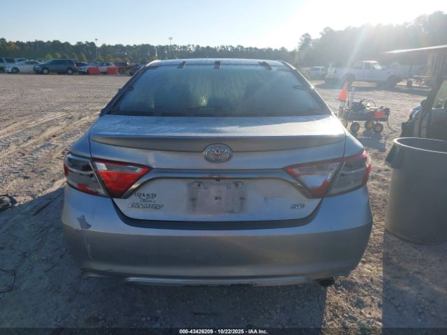 Toyota Camry Se Image 13
