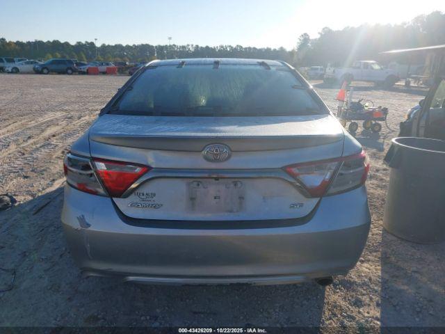 Toyota Camry Se Image 13
