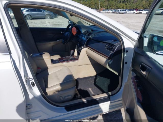 Toyota Camry Xle V6 Image 5