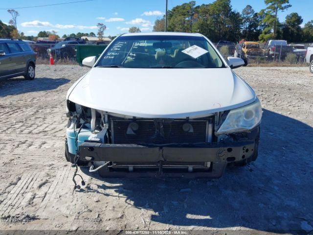 Toyota Camry Xle V6 Image 3