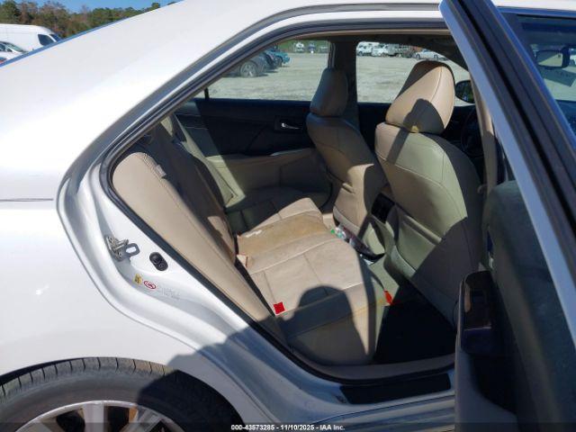 Toyota Camry Xle V6 Image 8