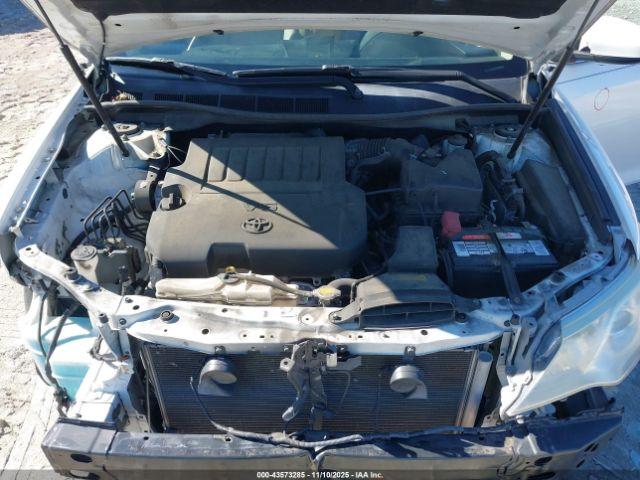 Toyota Camry Xle V6 Image 9