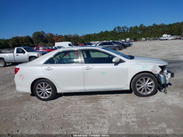 Toyota Camry Xle V6 Image 13