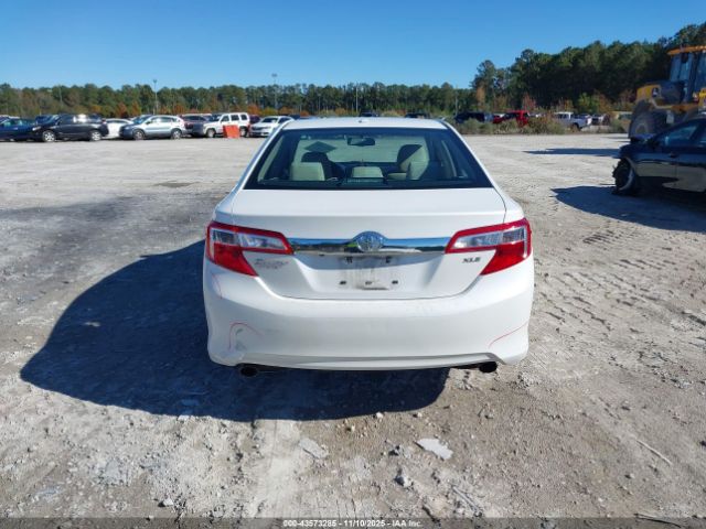 Toyota Camry Xle V6 Image 15