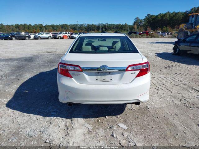 Toyota Camry Xle V6 Image 15