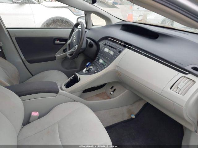 Toyota Prius Three Image 5