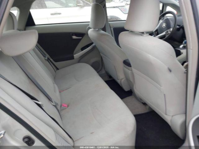 Toyota Prius Three Image 8