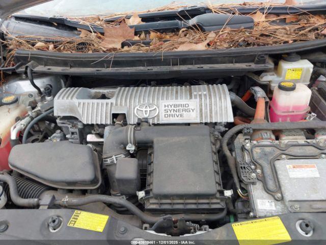 Toyota Prius Three Image 10