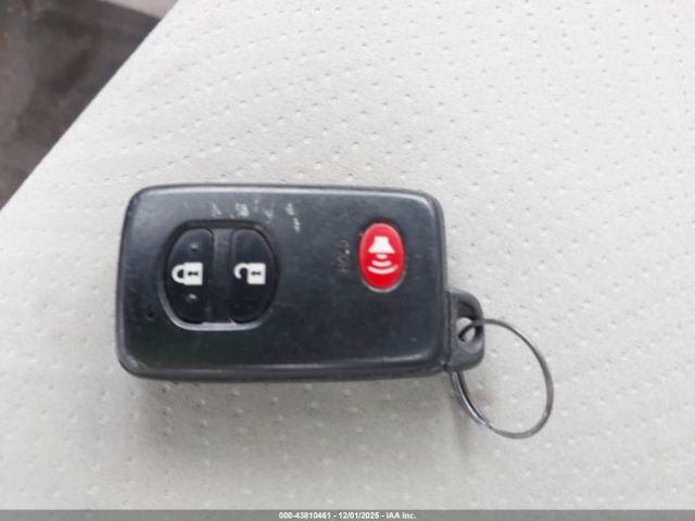 Toyota Prius Three Image 11